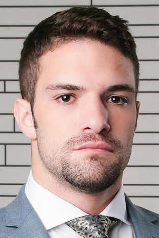 Адам Wиртхморе