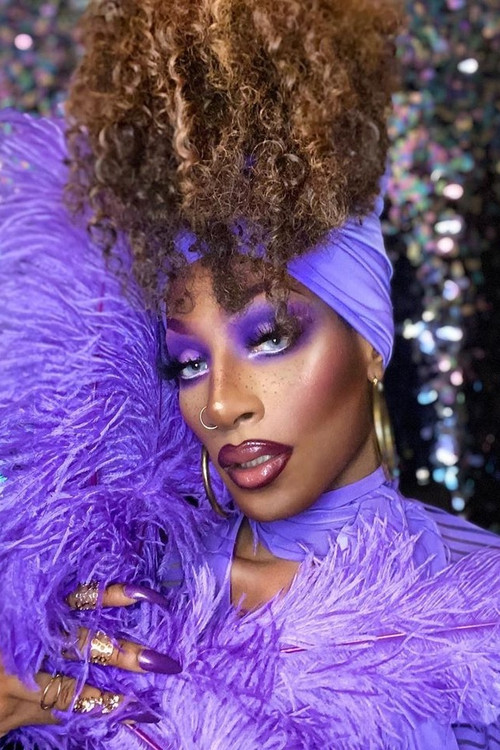 Jаида Ессенце Халл