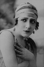 Еугениа Зúффоли