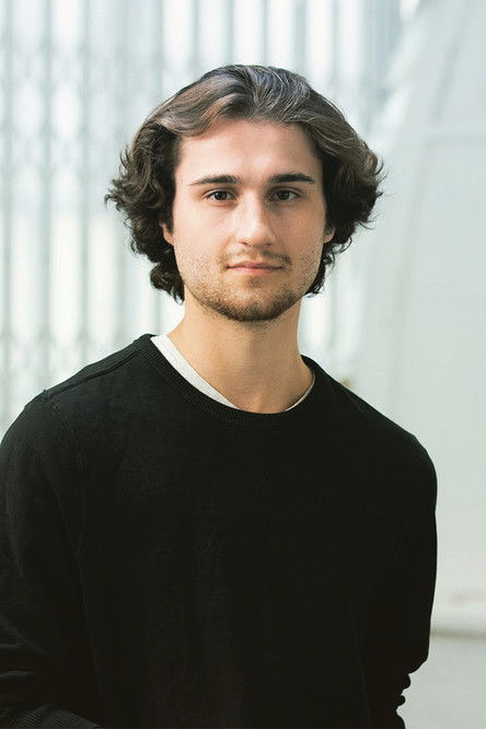 Ноах Страттон-Тwине