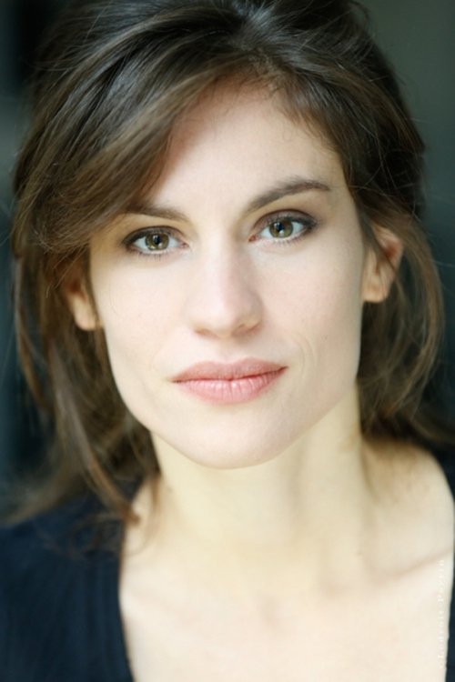 Елодие Менант