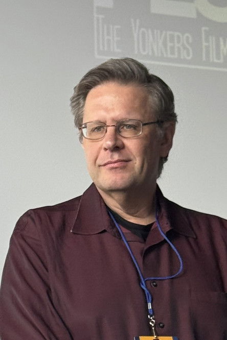 Франк Рейнолдс