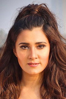 Аастха Гилл