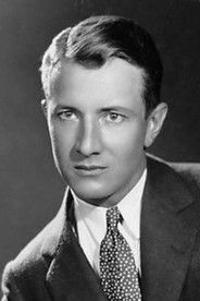  Эллиотт Ньюджент