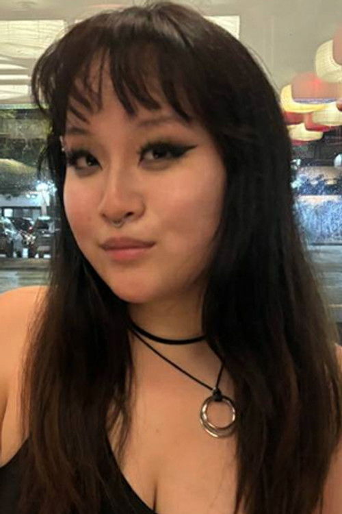 Стелла Цхен