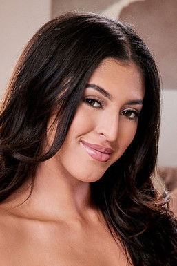 Сопхиа Леоне