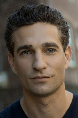 Бенjамин Канес