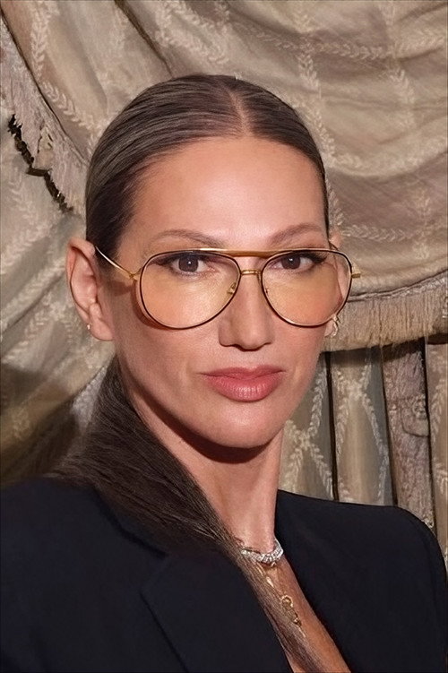 Jенна Лйонс