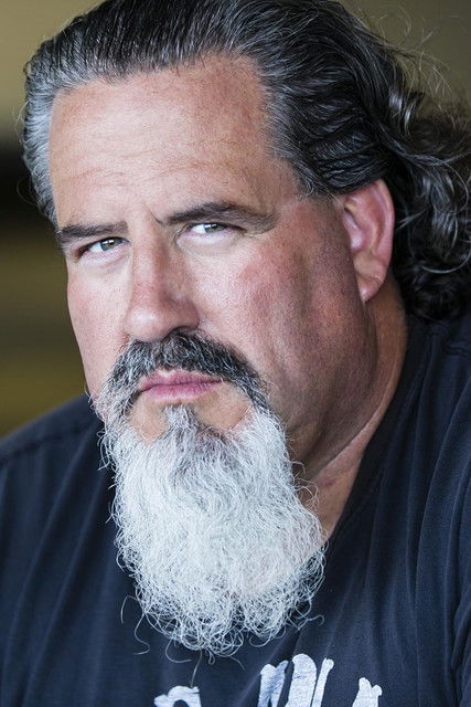 Бруце Цомтоис