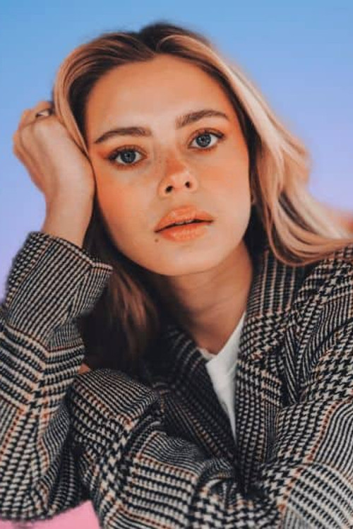 Елли Рхианнон Мüллер Осборне