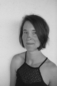 Jулиа Оцкер