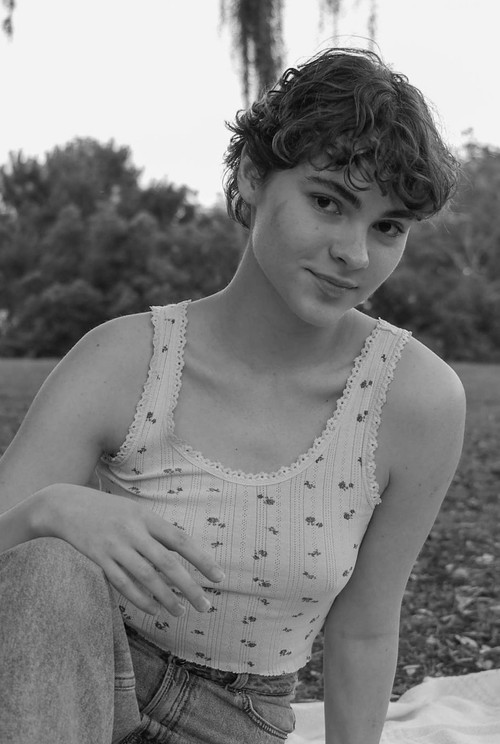 Лаура Анастасиа Jонес