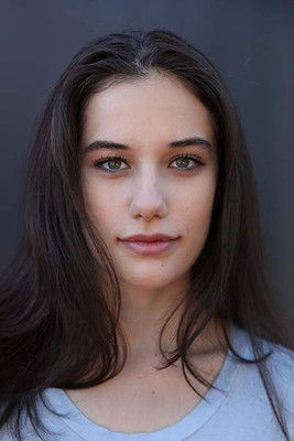 Елла Блеу Траволта