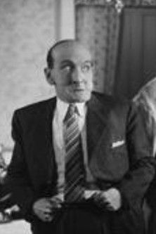 Мануел Алцóн