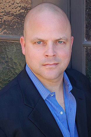 Адриáн Цолóн