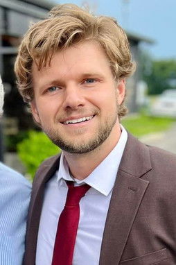 Jосхуа Триезенберг