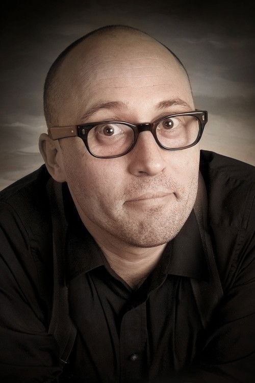 Адам Эллиот