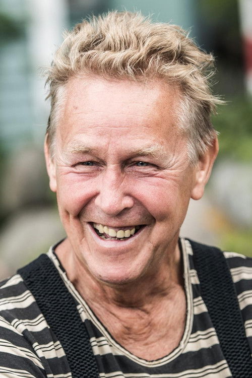 Лаури Небел