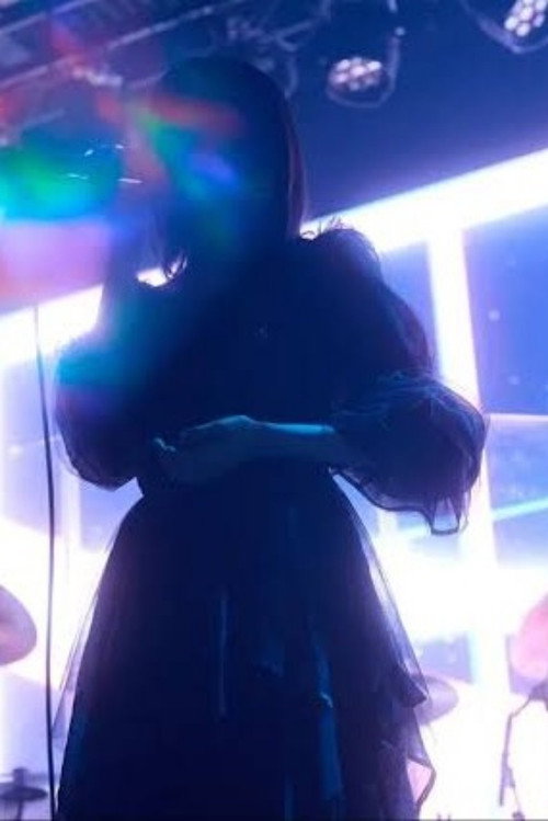 倚水