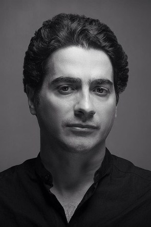 Хомайоун Схаjариан