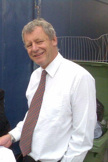 Тим Доугласс