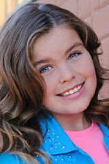 Царлй Цаирнс