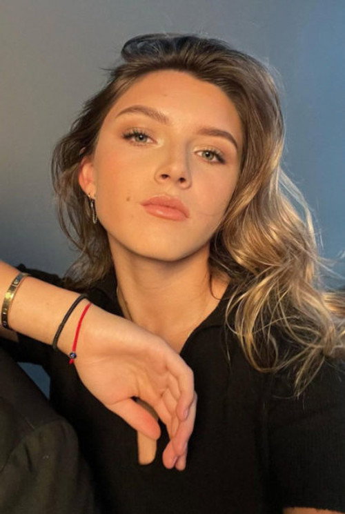 Антониа Майер