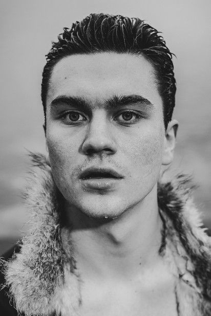 Аксел Оjари