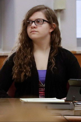 Анисса Wеиер