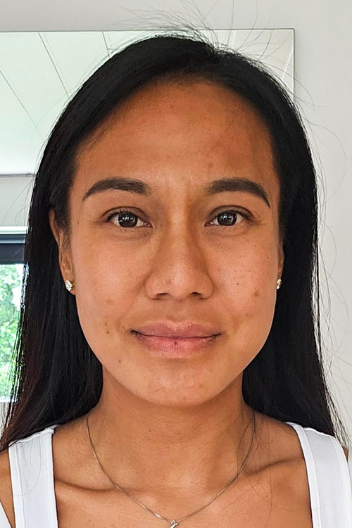 Нина Саситхорн Бjöрнсдóттир