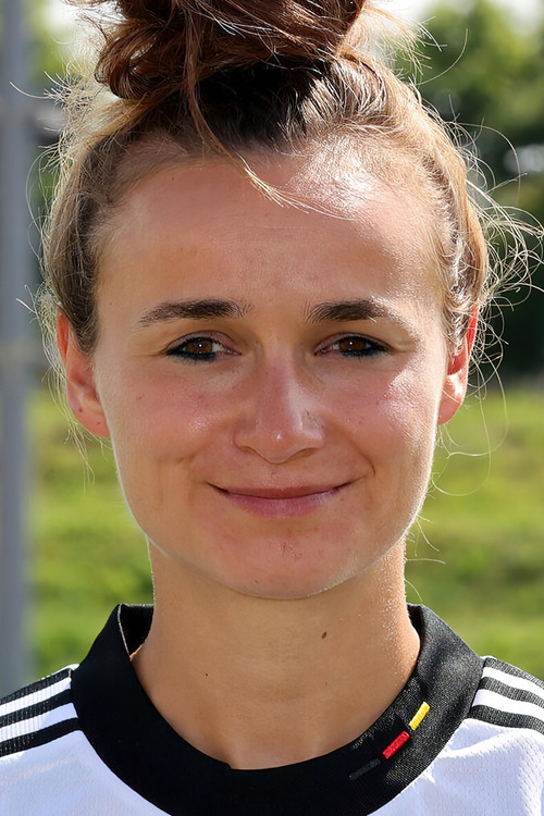  Лина Магулль