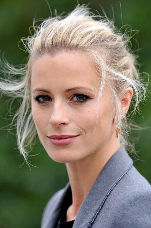  Лора  Бэйли