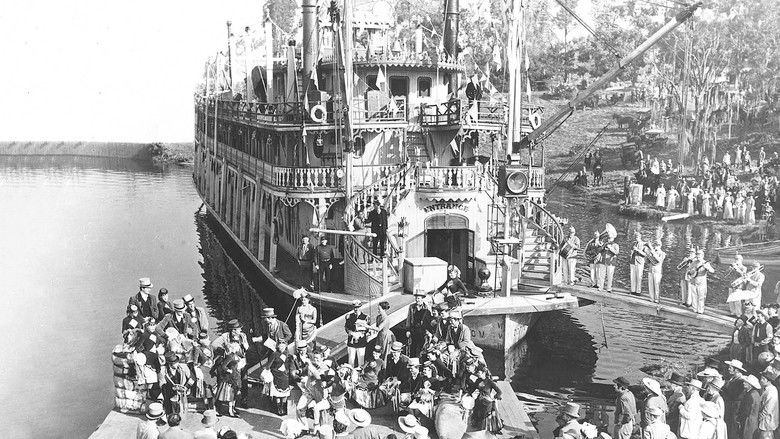 кадр из фильма Плавучий театр