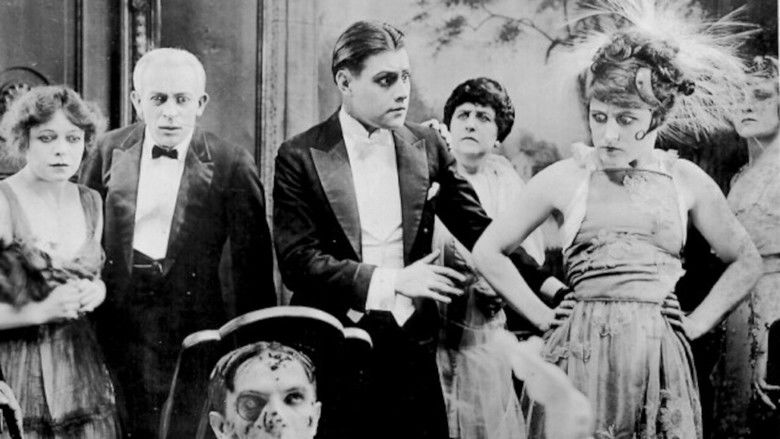 кадр из фильма The Cabaret Girl