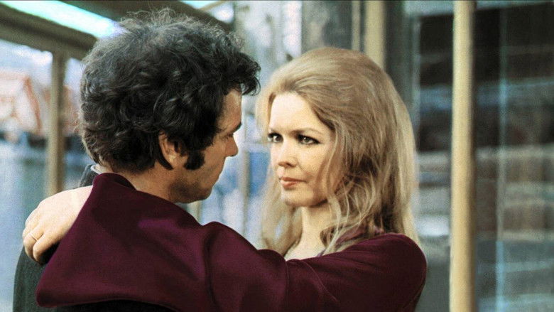 кадр из фильма Тропик Рака