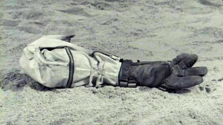 кадр из фильма The Crawling Hand