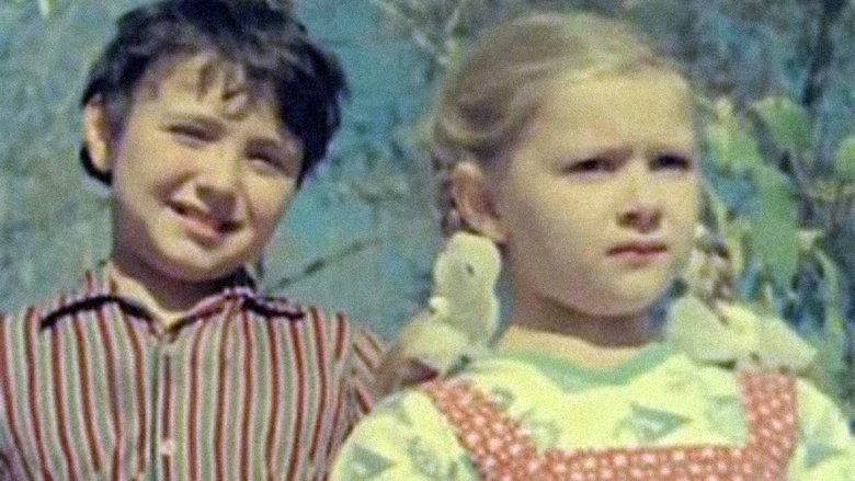 кадр из фильма В деревне 