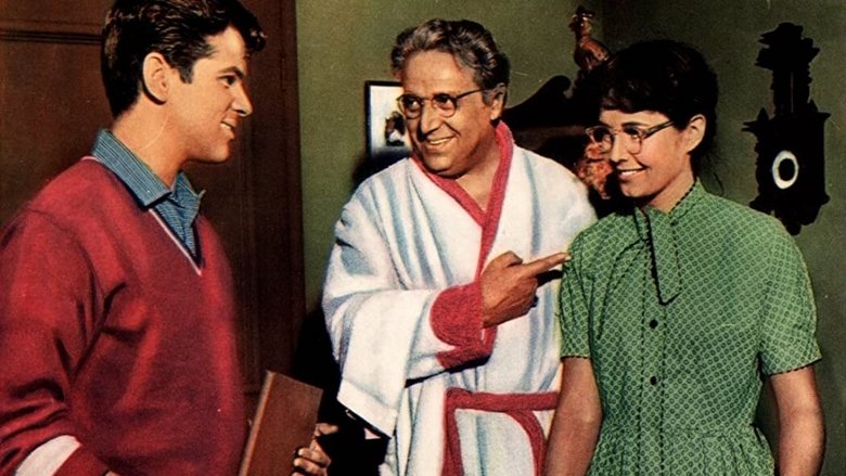 кадр из фильма Born to Be Loved