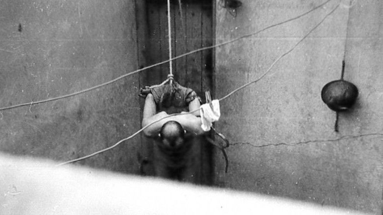 кадр из фильма François Mitterrand et la guerre d'Algérie