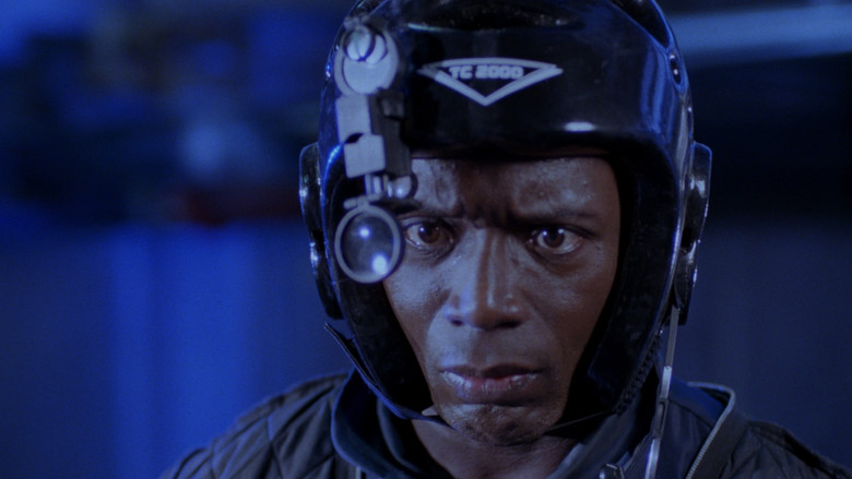 кадр из фильма Полицейский 2000 года