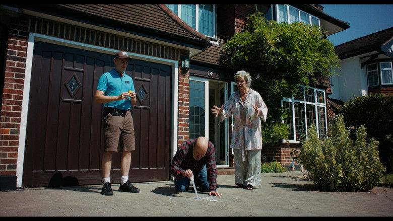 кадр из фильма The Stork