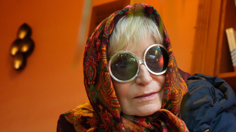 кадр из фильма Mother Knows Best