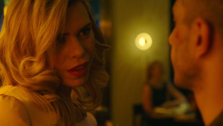 кадр из фильма Город тусклых огней