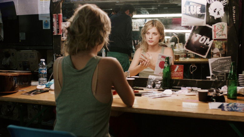 кадр из фильма Les adoptés