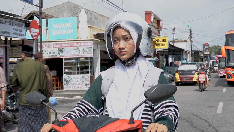 кадр из фильма Keajaiban Dalam Pelukan Iman