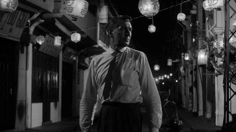 кадр из фильма Тихий американец