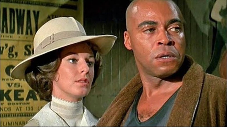 кадр из фильма Большая белая надежда