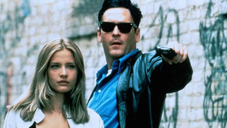 кадр из фильма Посланник