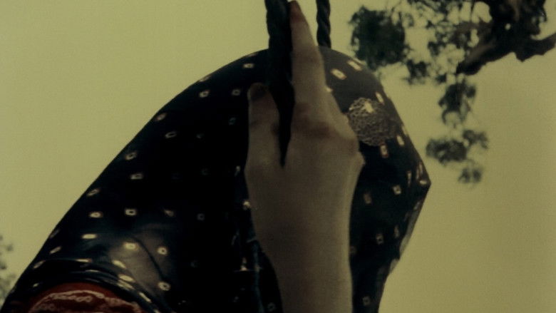 кадр из фильма दुविधा