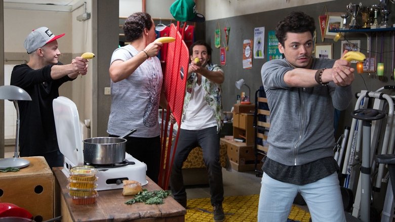 кадр из фильма Друзья общества